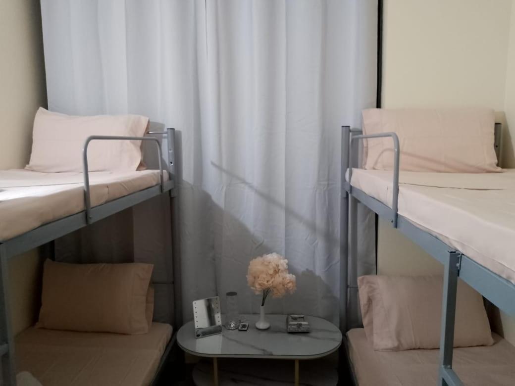 Top House Hostel Abu Dhabi Eksteriør billede